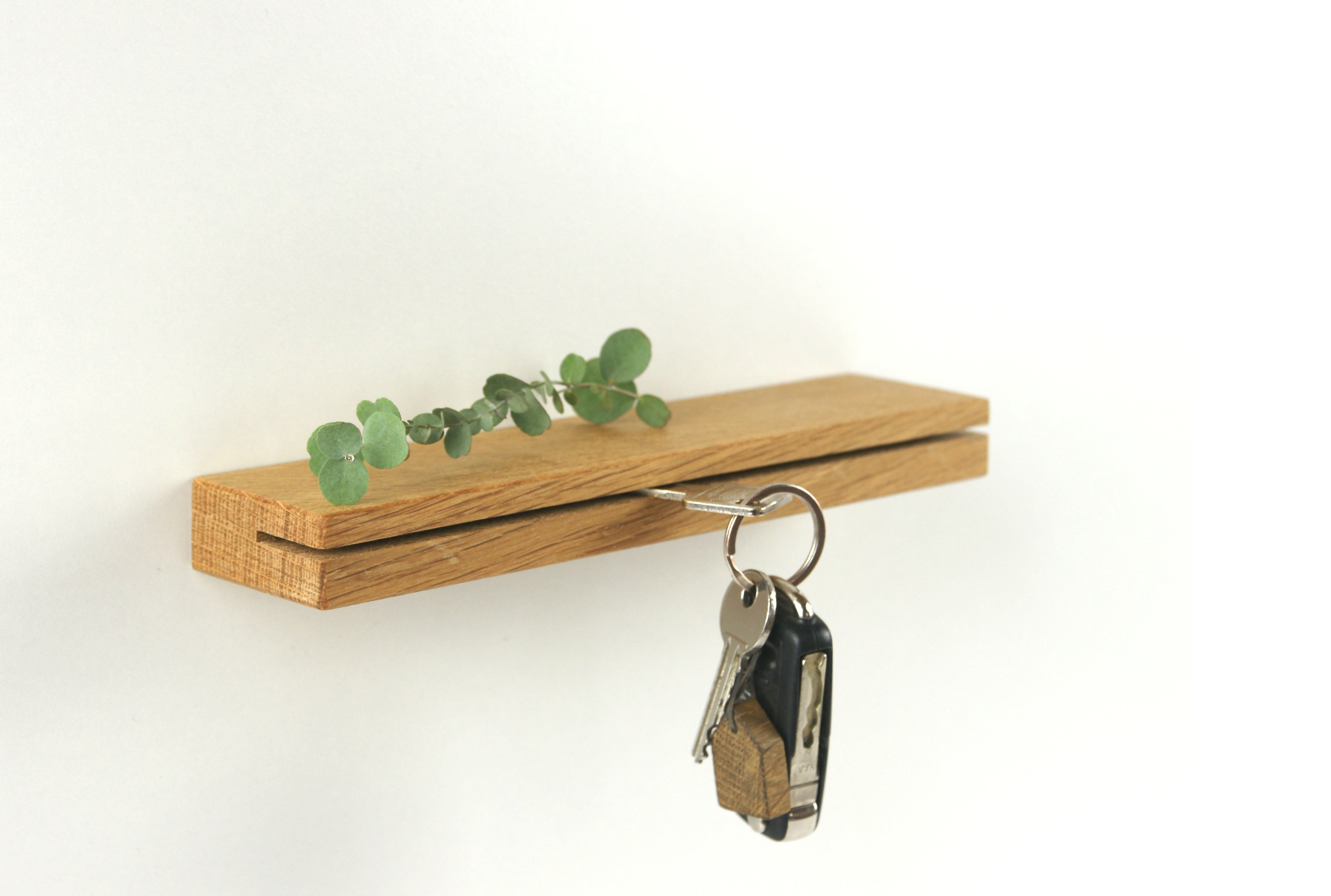 Schlüsselbrett minimalistich aus Eiche
